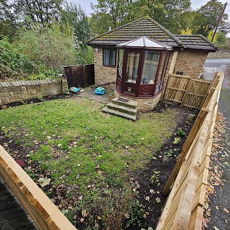 Lister Park Bradford 2Bed Detached Cottage House Parking Cinema Screen Games Room Dış mekan fotoğraf