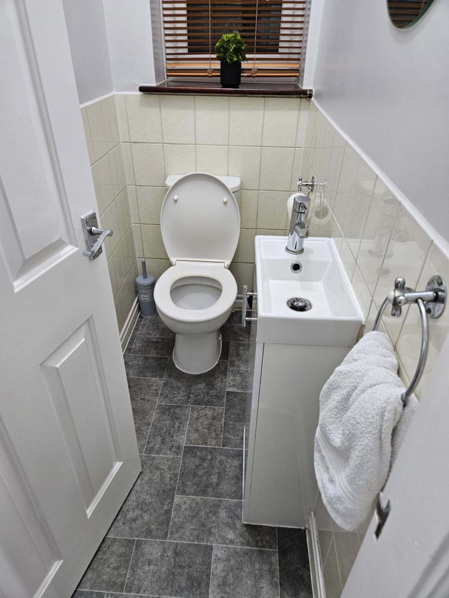 Lister Park Bradford 2Bed Detached Cottage House Parking Cinema Screen Games Room Dış mekan fotoğraf