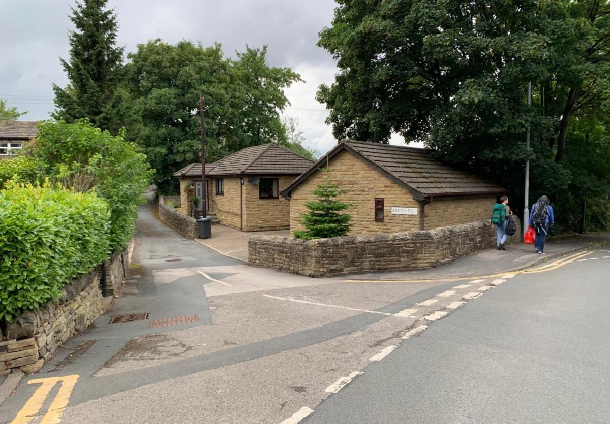 Lister Park Bradford 2Bed Detached Cottage House Parking Cinema Screen Games Room Dış mekan fotoğraf